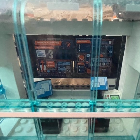 Lego City Sets (Police Station + Launch Control) - Picture 10 of 13